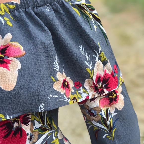 Floral off shoulder romper - Picture 4 of 4